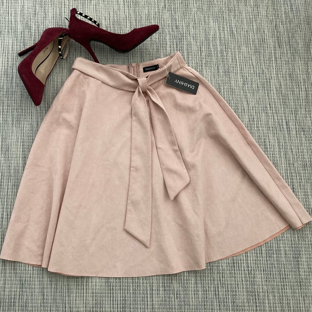 Diashiny Gorgeous Soft  Suede Blush Pink Flare Skirt Medium New with Tags